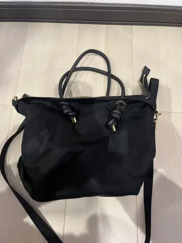 비올라돌로 비앙카 노트 핸들 나일론 토트 S 사이즈 블랙