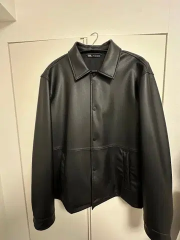 ZARA 페이크 가죽 자켓