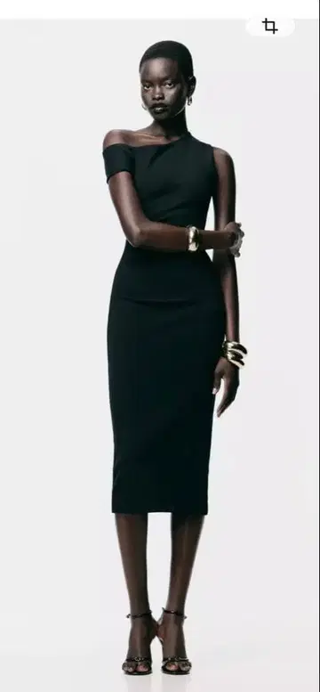 ZARA L 완판템 비대칭 블랙 슬리브리스 원피스