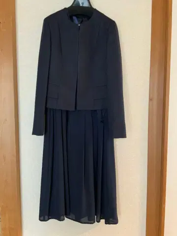 폼 폼 노카라 자켓 & 원피스