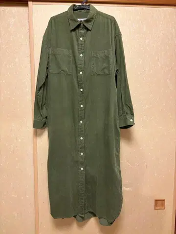 올리브 그린 긴팔 셔츠 원피스