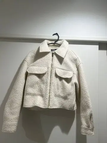 ZARA 부클레 숏 자켓 크롭 자켓