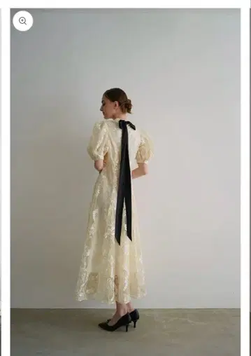 Acka 레이스 플레어 드레스