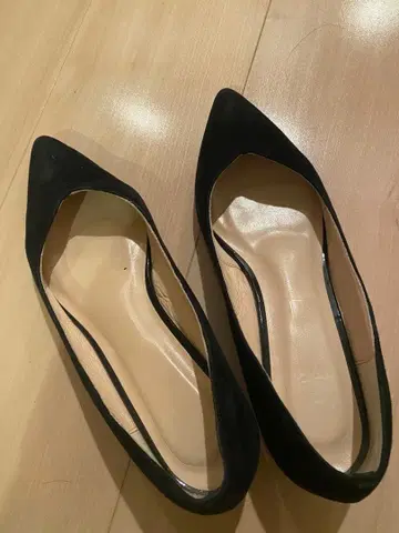 PICHE 블랙 스틸레토 와이드 힐 펌프스 24