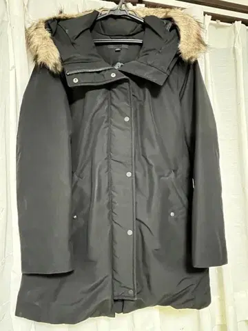 유니클로 다운 코트 블랙