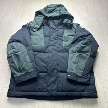 [ 인기 ] UNIQLO+J 다운 자켓 사이즈 M 블랙 x 카키