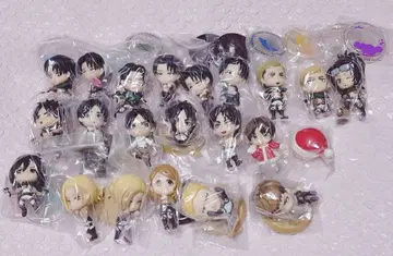 진격의 거인 엘렌 리바이 제일복권 큥캐릭터 피규어 엘렌 산타 의류 포함