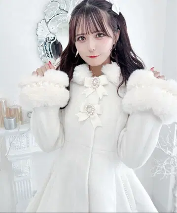 MARS 화이트 퍼 롱 코트