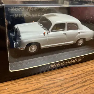 MINICHAMPS MercedesBenz 180 1953-57 grey