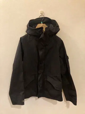 새상품급 Ten C 레인 후드티 블랙 46 텐씨 아노락 OJJ