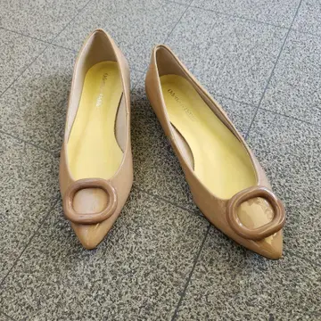 Odette e Odile 에나멜 로우힐 펌프스 베이지 22cm