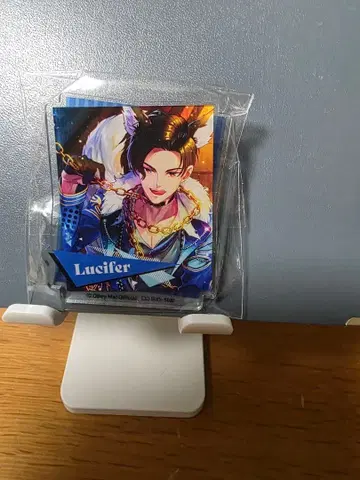 Obey Me! 루시퍼 아크릴 배지