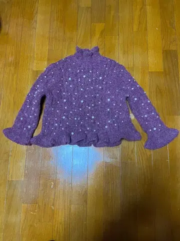 zara 펄 장식 플레어 소매 니트 스웨터