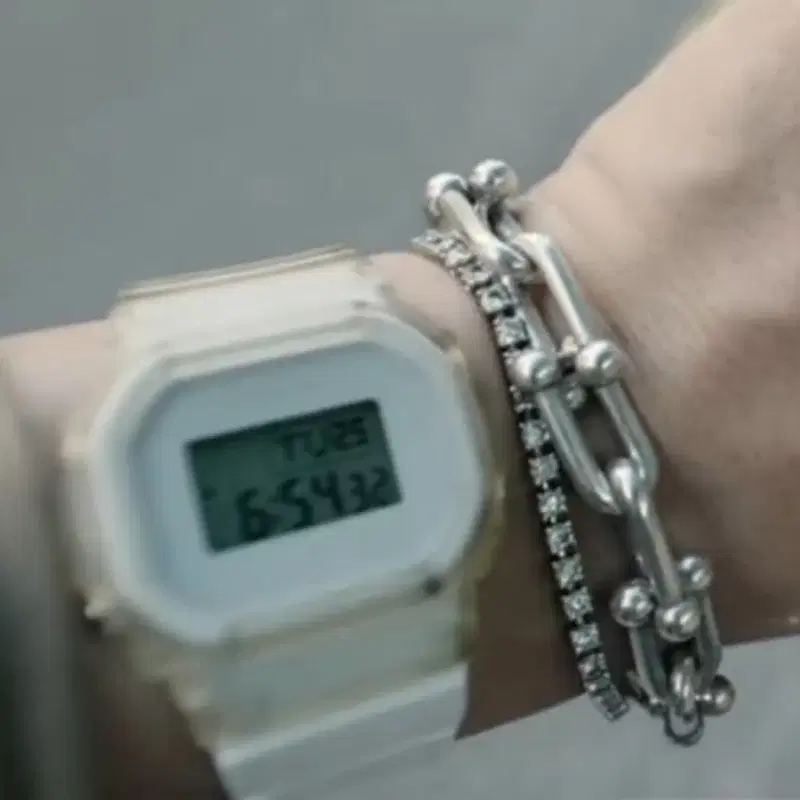 지샥 x 빔즈 DW-5600
