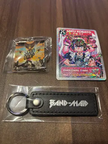 BAND-MAID 코바토 미쿠 키링과 카드 세트