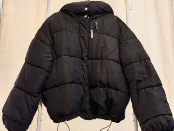 NICE CLAUP 후드 부착 블랙 다운 자켓