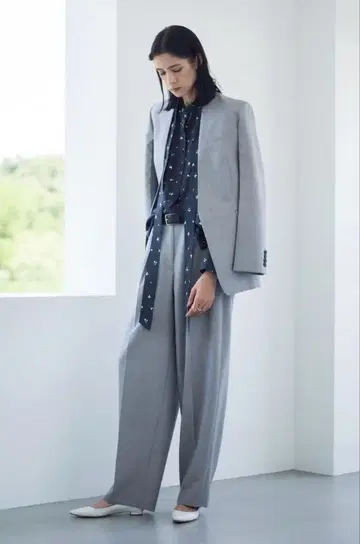 [택 포함 새상품] ebure 라이트 샴브레이 울 배럴 팬츠 40 사이즈