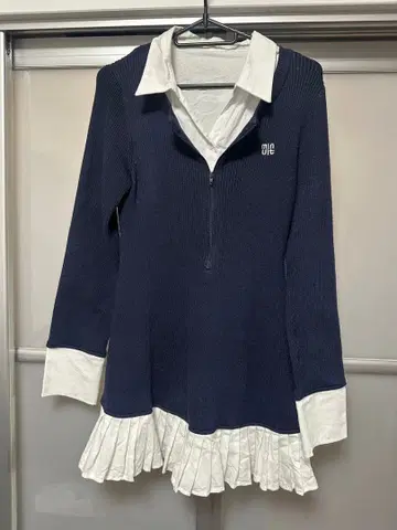 NICE CLAUP 도킹 플리츠 미니 원피스