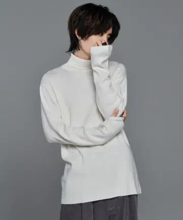 ADERER 터틀넥 니트 화이트 M