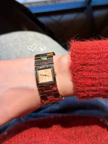 Calvin Klein 핑크 골드 직사각형 시계