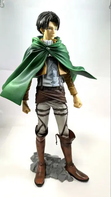 진격의 거인 리바이 병장 피규어