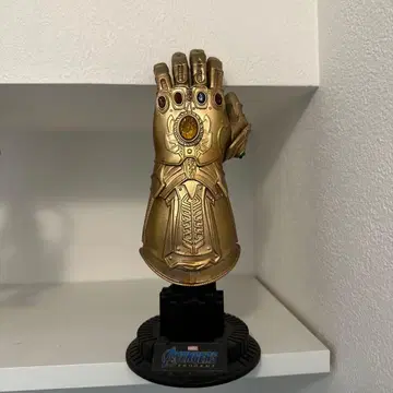 인피니티 건틀렛 피규어