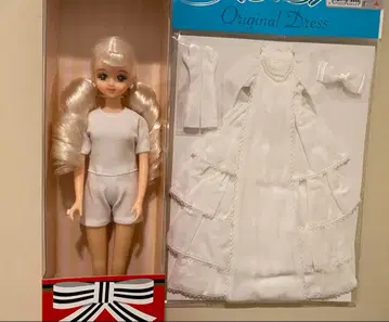 리카짱 캐슬 2025년도판 버스데이 모델 초대전 제니 인형 드레스 세트