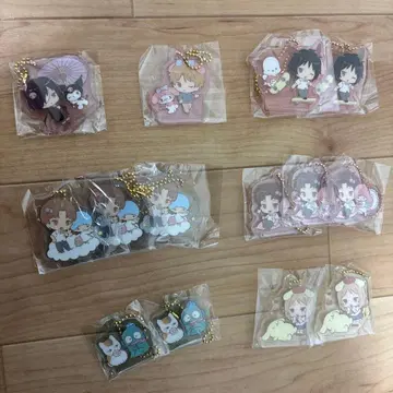 나츠메 우인장 x 산리오 가챠가챠