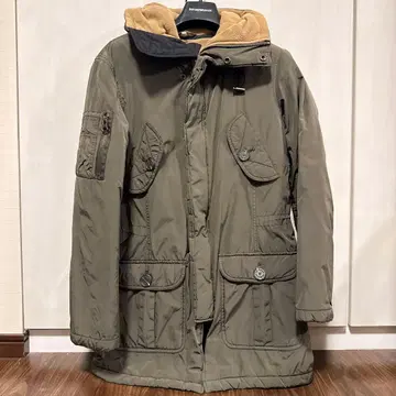 ARMANI JEANS/아르마니진스 후드 부착 밀리터리 자켓