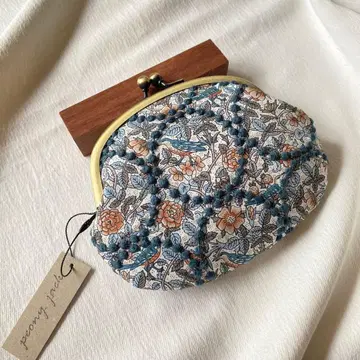 신상 한정판 원단 Strawberry tree에 탬버린 미나 페르호넨