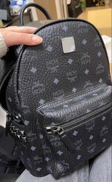 MCM 블랙 럭색/백팩