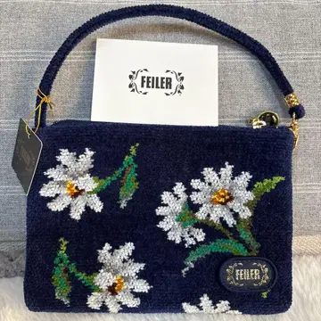 새상품 페이 화이트 마가렛 미니 백 파우치