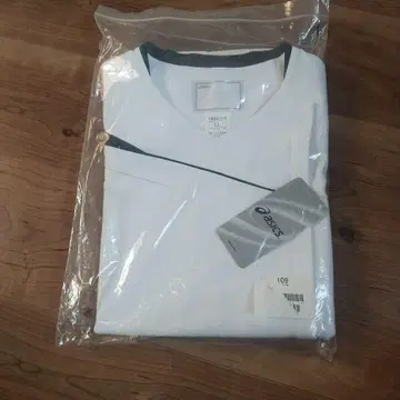 ASICS 화이트 V넥 반팔 상의 스크럽