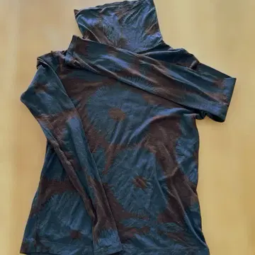 미나 페르호넨 티셔츠