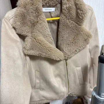 CECIL McBEE 베이지 퍼 포함 자켓