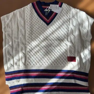 새상품 TOMMY HILFIGER 니트 베스트 화이트