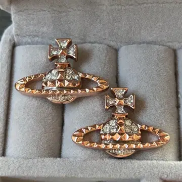 비비안 웨스트우드 양쪽 귀걸이