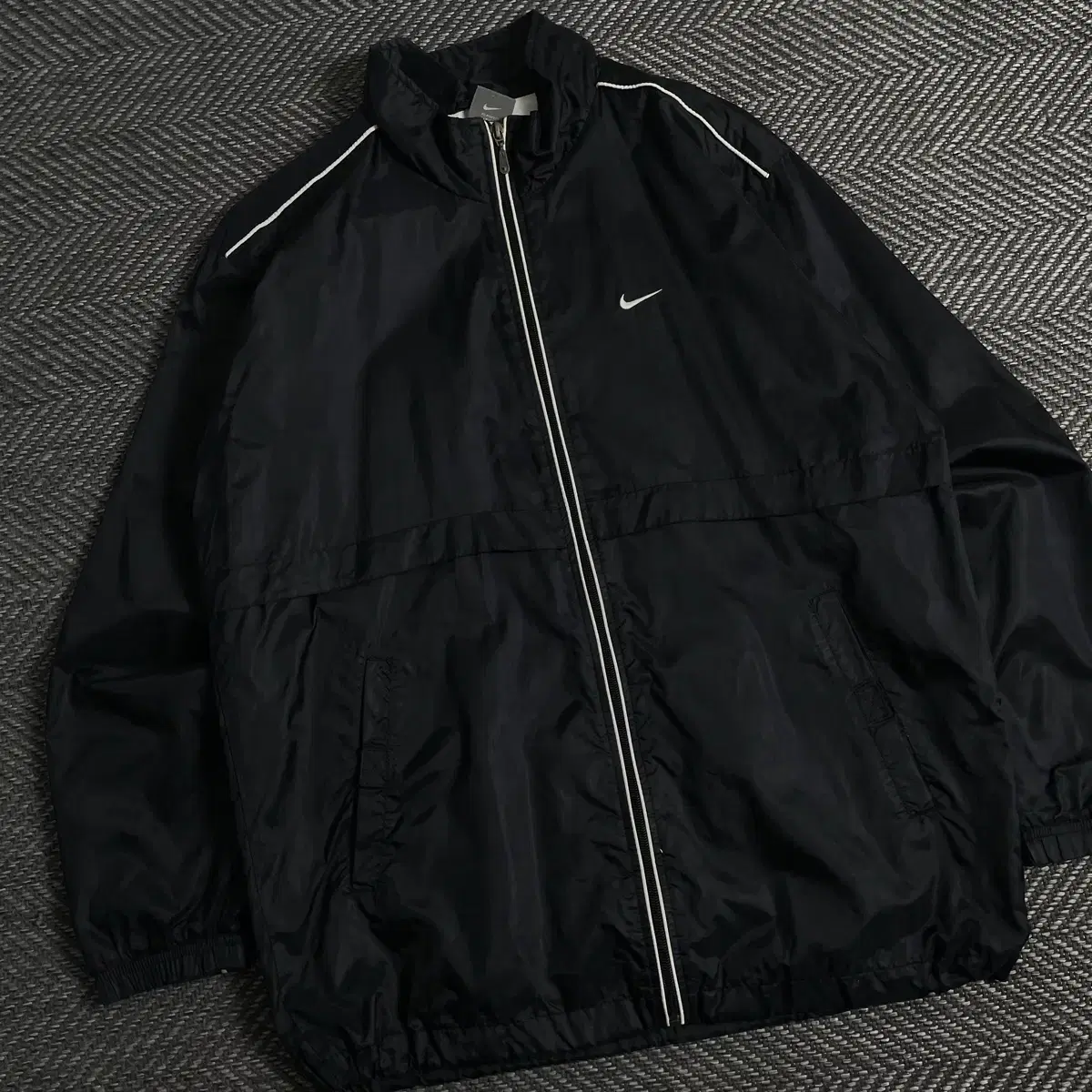 old vintage nike windbreaker