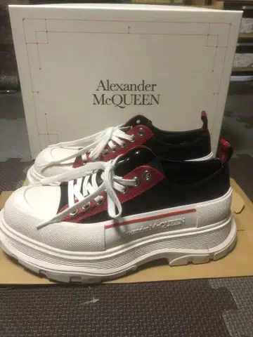 Alexander McQueen 통굽 스니커즈 트레드 슬릭