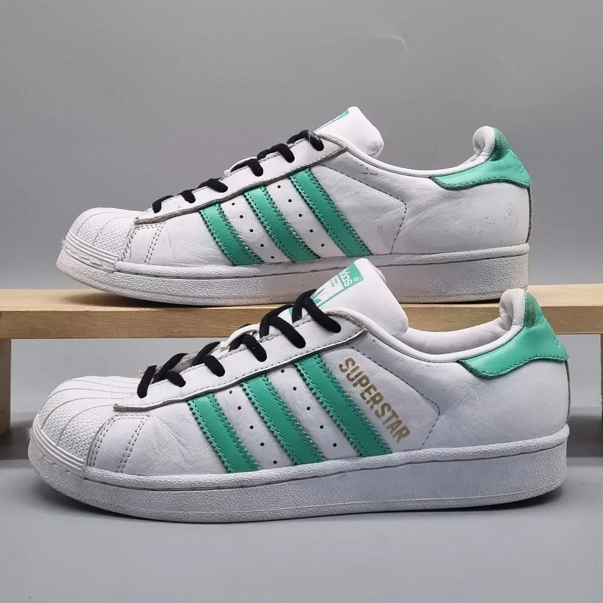 Adidas Superstar White/Mint Sneakers 240 on Bunjang Global Site.