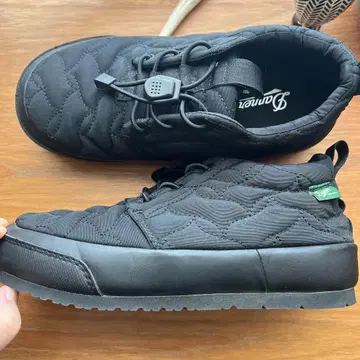Danner 블랙 퀼팅 스니커즈