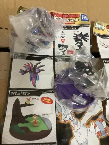 입체 포켓몬 도감 BW 사철나비 고디탱 고디세르 고치래곤 피규어