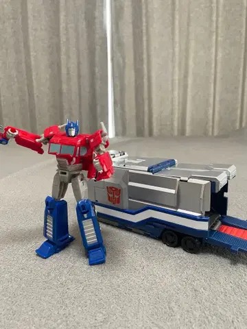 트랜스포머 옵티머스 프라임 피규어