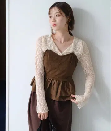 Kastane 스웨이드 페플럼 뷔스티에 브라운