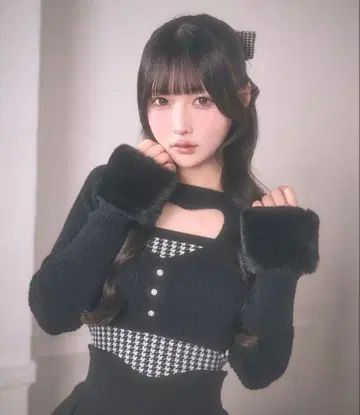 michellMacaron 하트컷 하운드투스 체크 니트탑