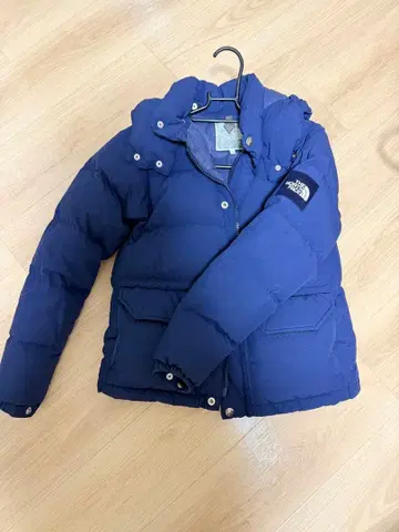 THE NORTH FACE 후드 부착 다운 자켓 네이비