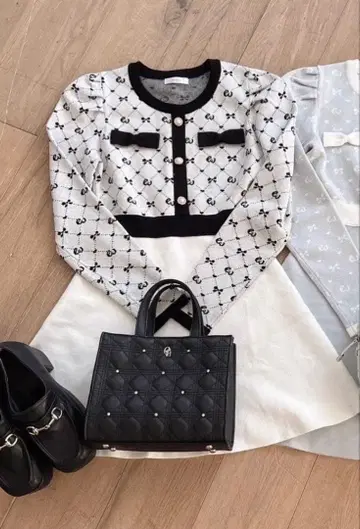 evelyn 에블린 모노그램 니트OP 니트 원피스 화이트