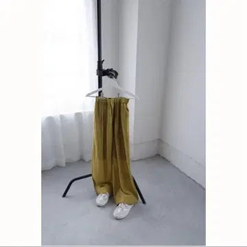 pinue 섀도우 스트라이프 팬츠 피스타치오