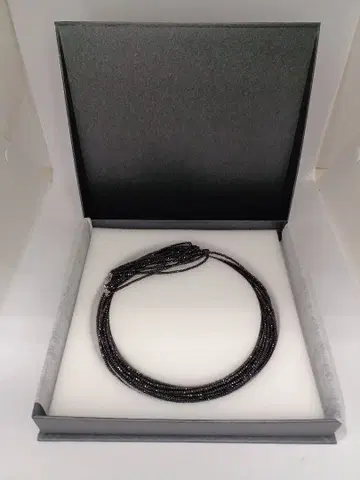 [미사용 새상품] SV 블랙 스피넬 10연 목걸이 21-2