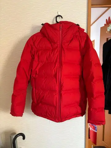 유니클로 심리스 다운 XL 사이즈 빨간색